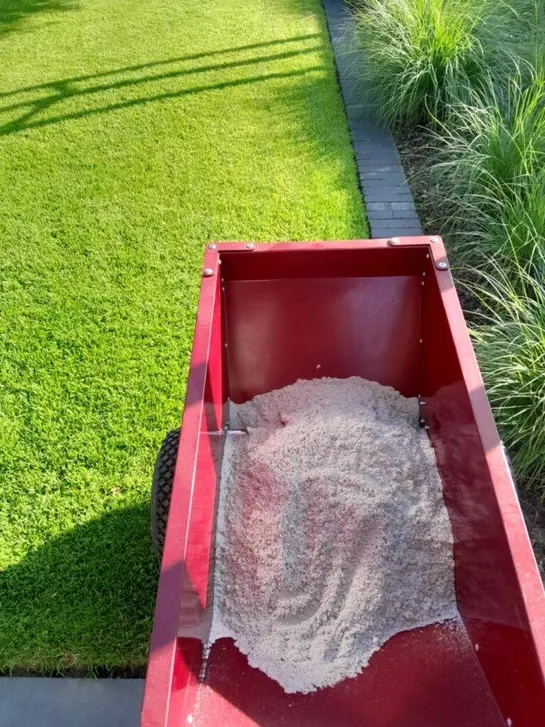 manuele topdresser klein 3.webp